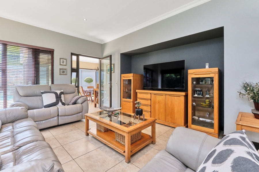 4 Bedroom Property for Sale in Woodmead Gauteng