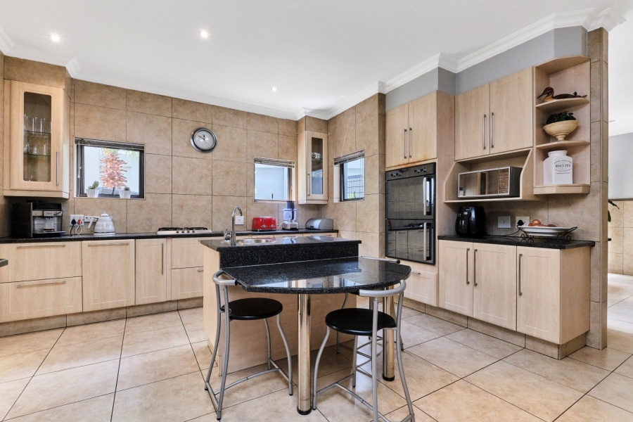 4 Bedroom Property for Sale in Woodmead Gauteng