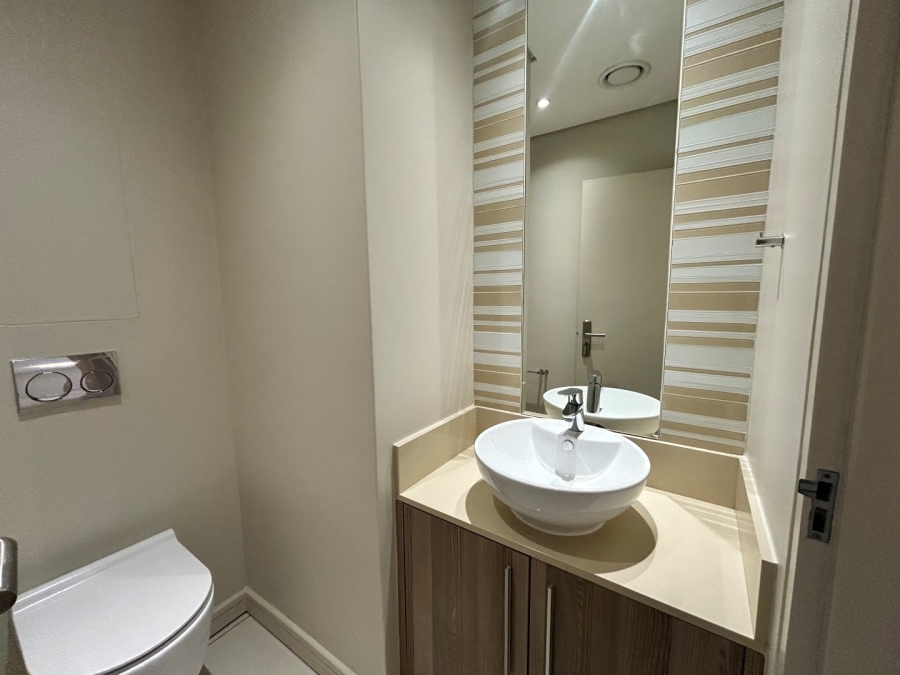 2 Bedroom Property for Sale in Rosebank Gauteng