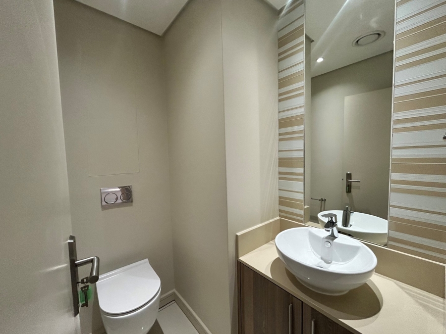 2 Bedroom Property for Sale in Rosebank Gauteng