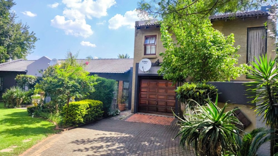 3 Bedroom Property for Sale in Brackenhurst Gauteng