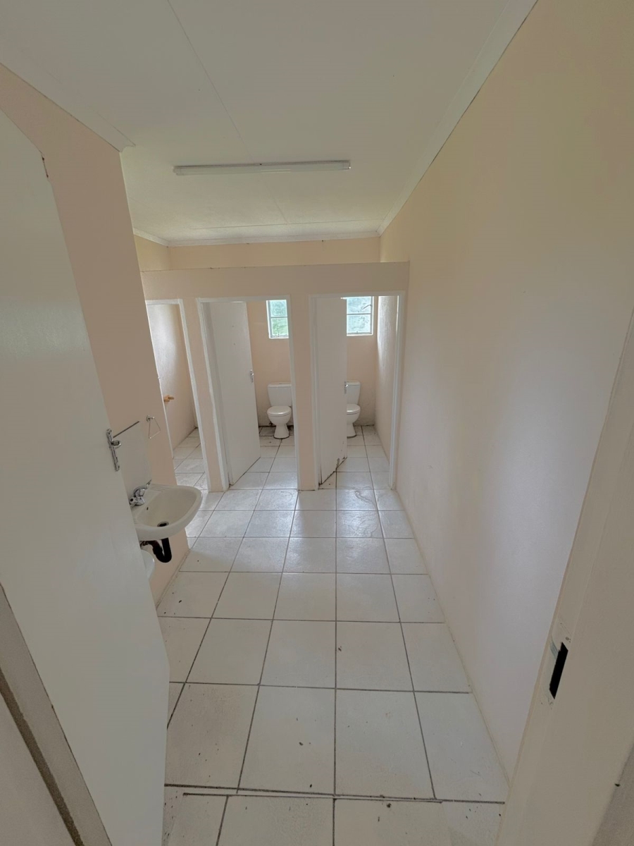 To Let commercial Property for Rent in Blue Hills Gauteng