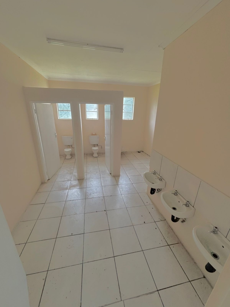 To Let commercial Property for Rent in Blue Hills Gauteng