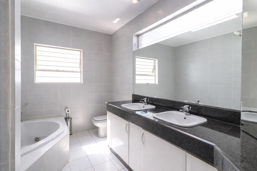 5 Bedroom Property for Sale in Melrose North Gauteng