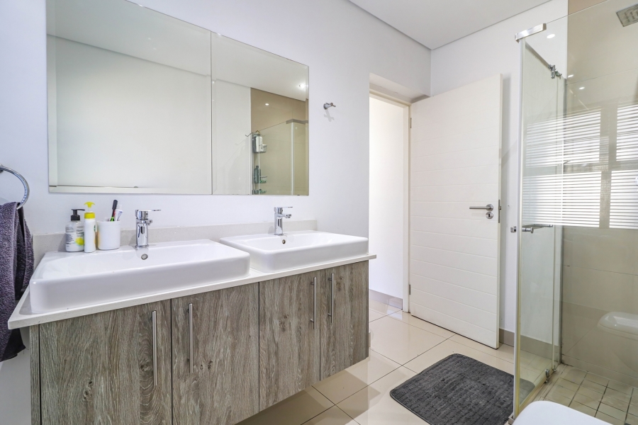 3 Bedroom Property for Sale in Broadacres Gauteng