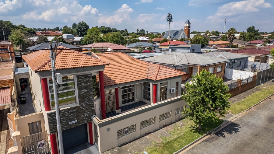 4 Bedroom Property for Sale in Crosby Gauteng