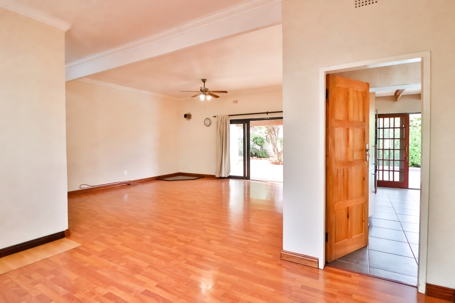 5 Bedroom Property for Sale in Greenside Gauteng