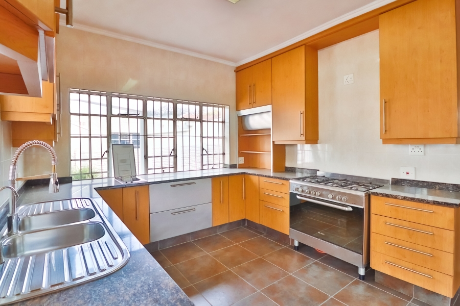 5 Bedroom Property for Sale in Greenside Gauteng