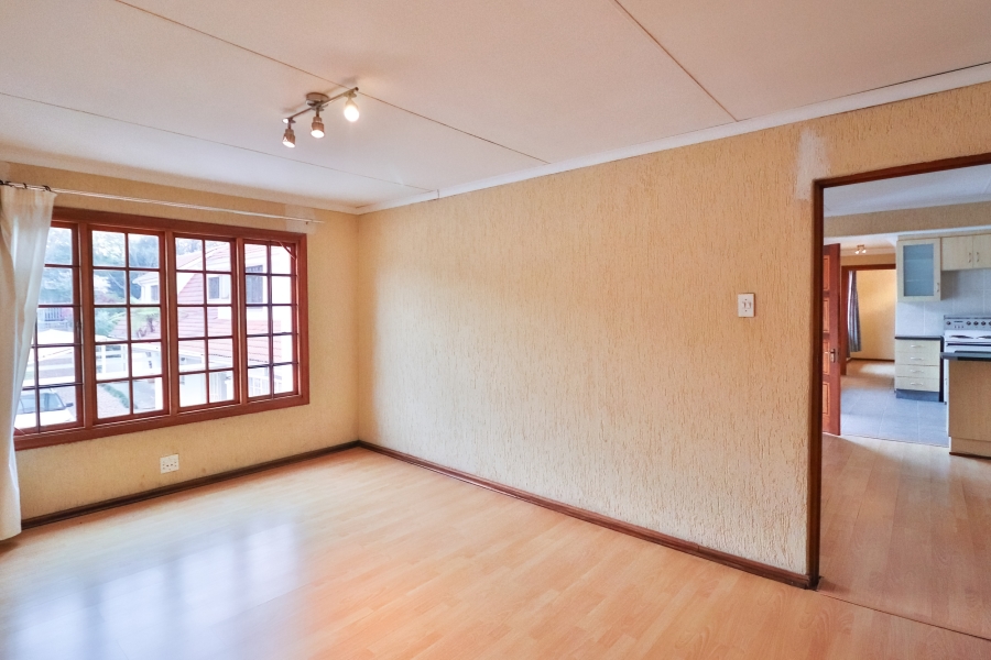 5 Bedroom Property for Sale in Greenside Gauteng