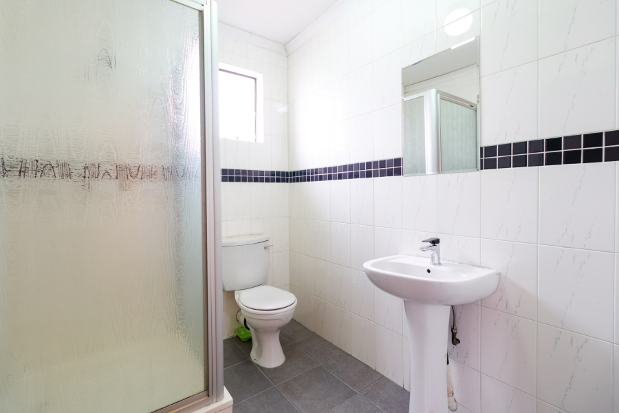 5 Bedroom Property for Sale in Greenside Gauteng