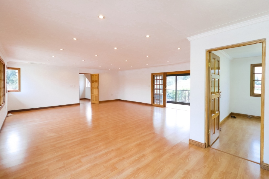 5 Bedroom Property for Sale in Greenside Gauteng