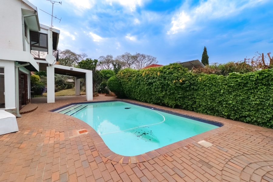 5 Bedroom Property for Sale in Greenside Gauteng