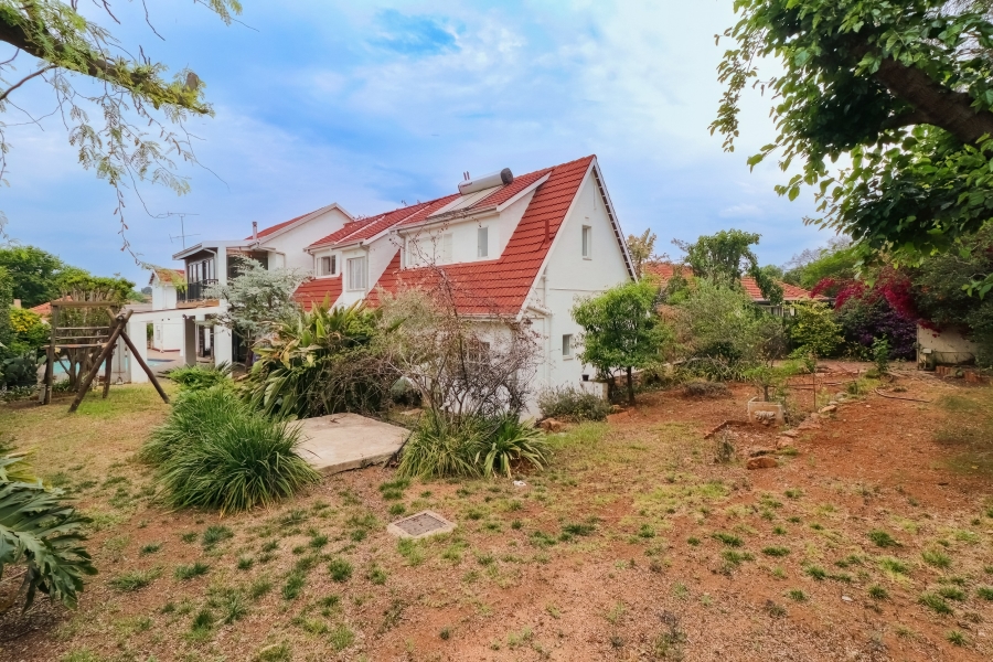 5 Bedroom Property for Sale in Greenside Gauteng
