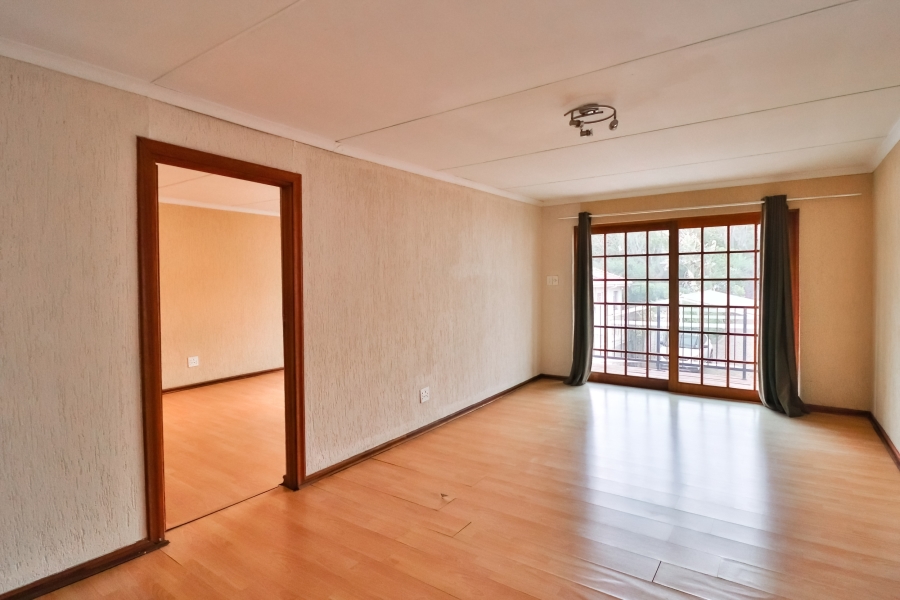 5 Bedroom Property for Sale in Greenside Gauteng