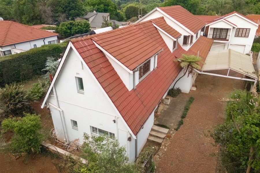 5 Bedroom Property for Sale in Greenside Gauteng