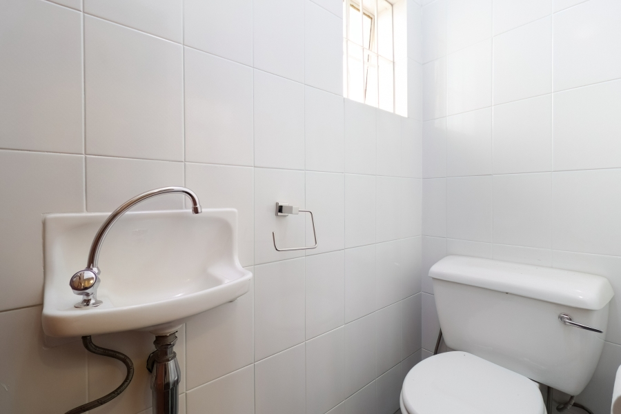 5 Bedroom Property for Sale in Greenside Gauteng