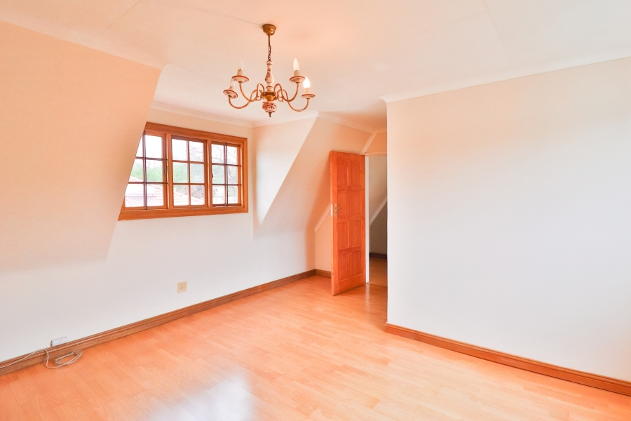 5 Bedroom Property for Sale in Greenside Gauteng