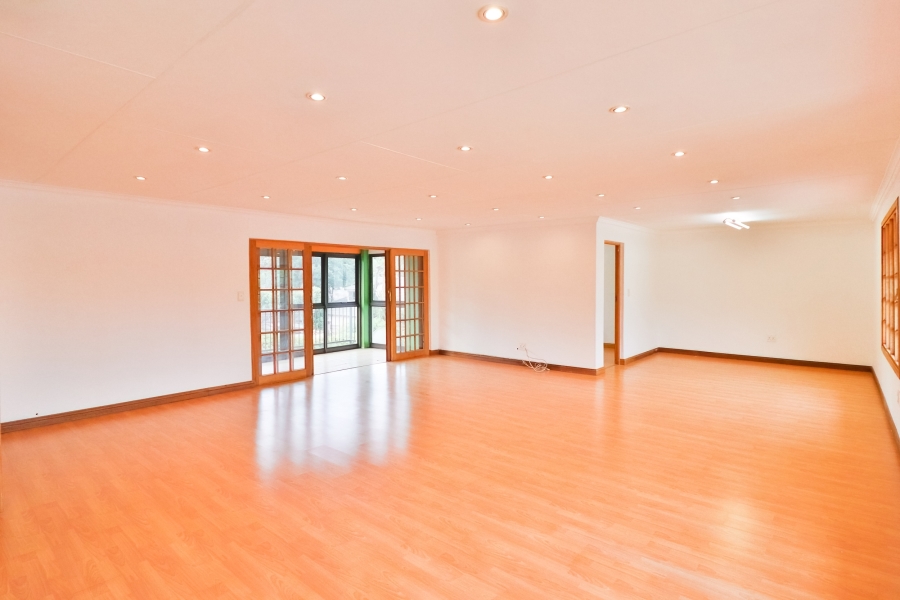 5 Bedroom Property for Sale in Greenside Gauteng