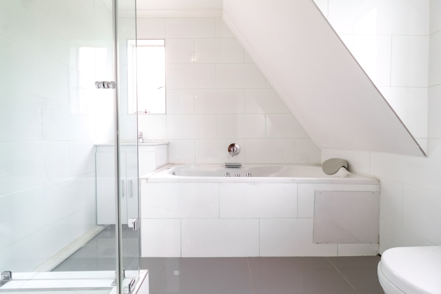 5 Bedroom Property for Sale in Greenside Gauteng