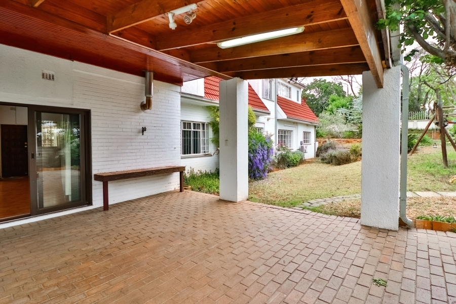 5 Bedroom Property for Sale in Greenside Gauteng
