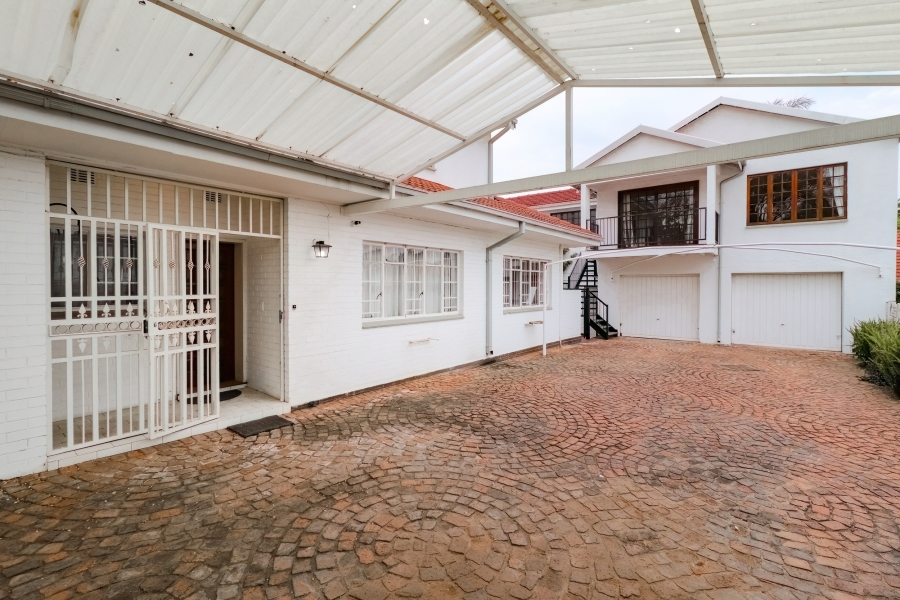 5 Bedroom Property for Sale in Greenside Gauteng