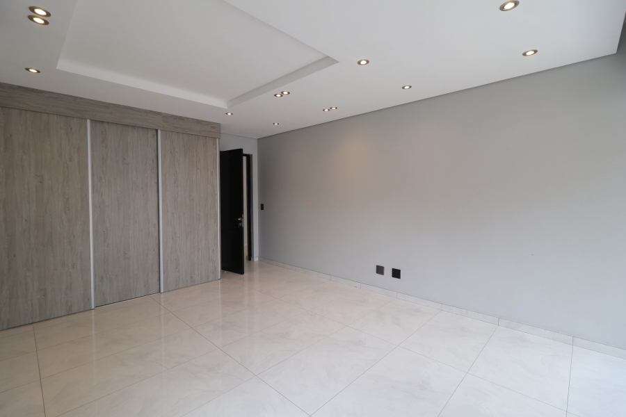 5 Bedroom Property for Sale in Houghton Estate Gauteng