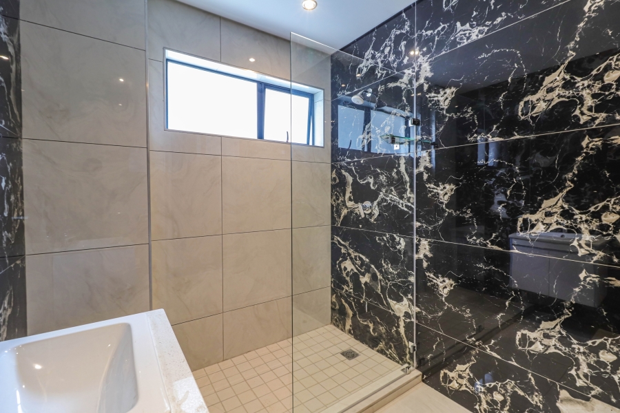 5 Bedroom Property for Sale in Houghton Estate Gauteng