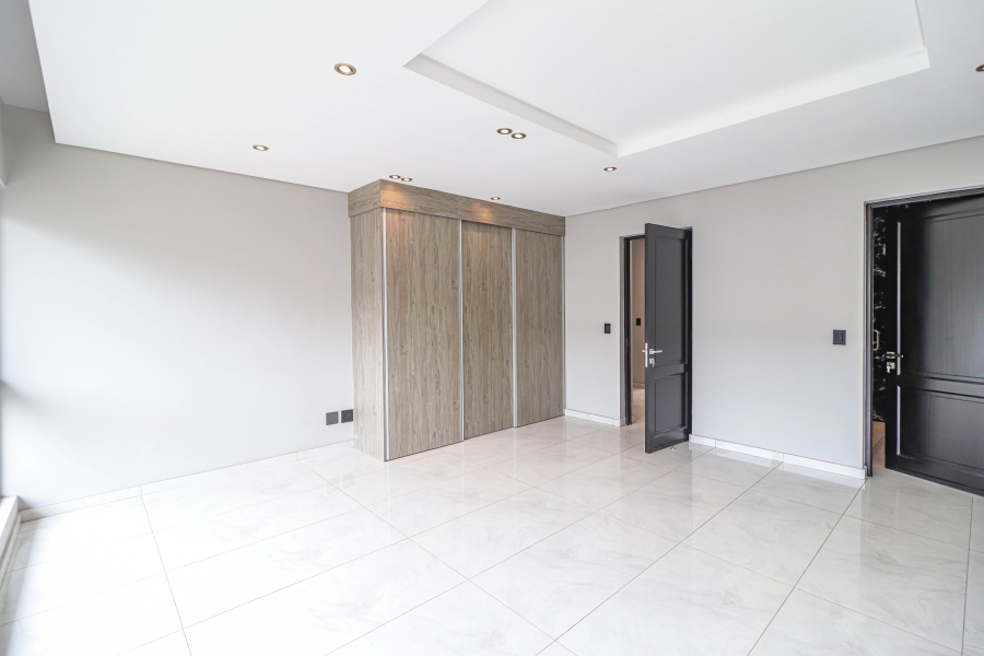 5 Bedroom Property for Sale in Houghton Estate Gauteng