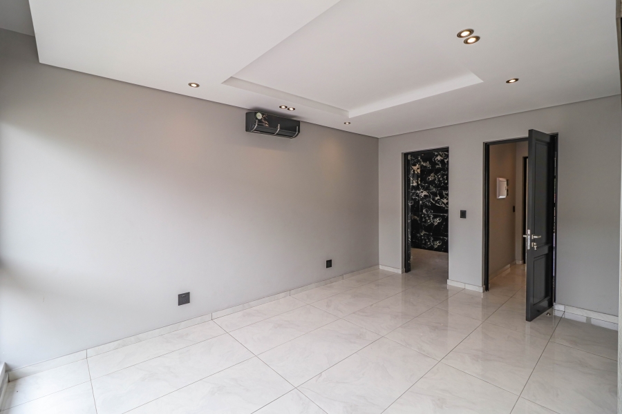 5 Bedroom Property for Sale in Houghton Estate Gauteng