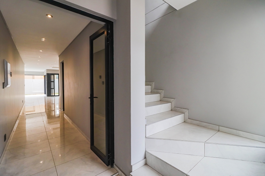 5 Bedroom Property for Sale in Houghton Estate Gauteng