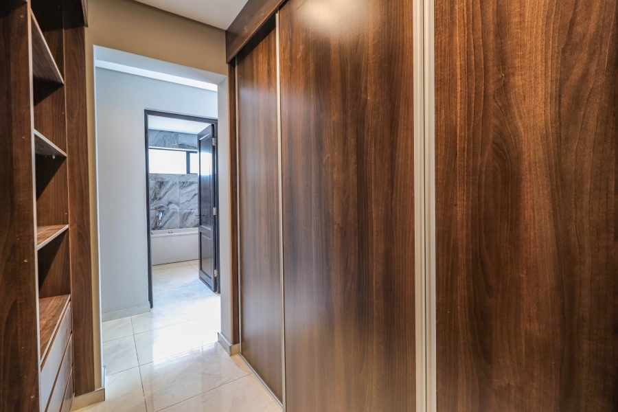 5 Bedroom Property for Sale in Houghton Estate Gauteng