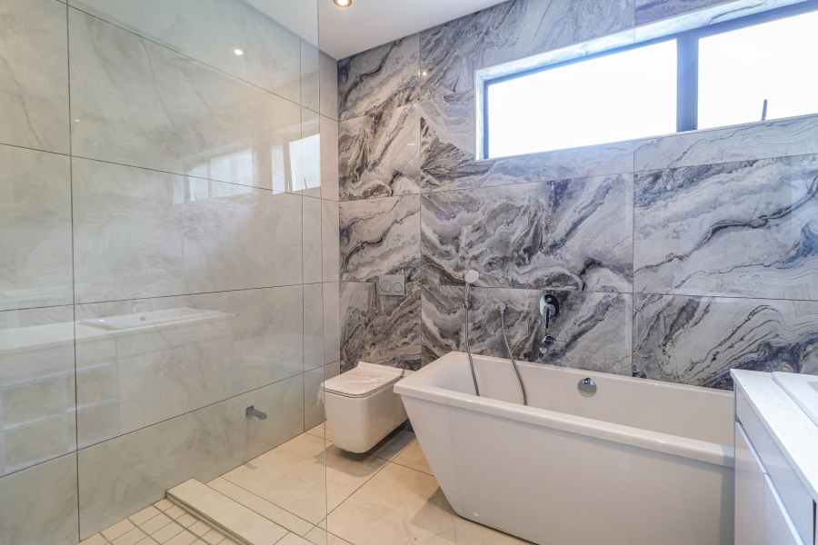 5 Bedroom Property for Sale in Houghton Estate Gauteng