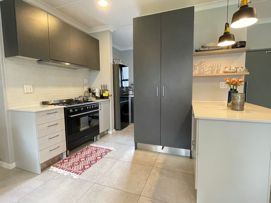 To Let 2 Bedroom Property for Rent in Ferndale Gauteng