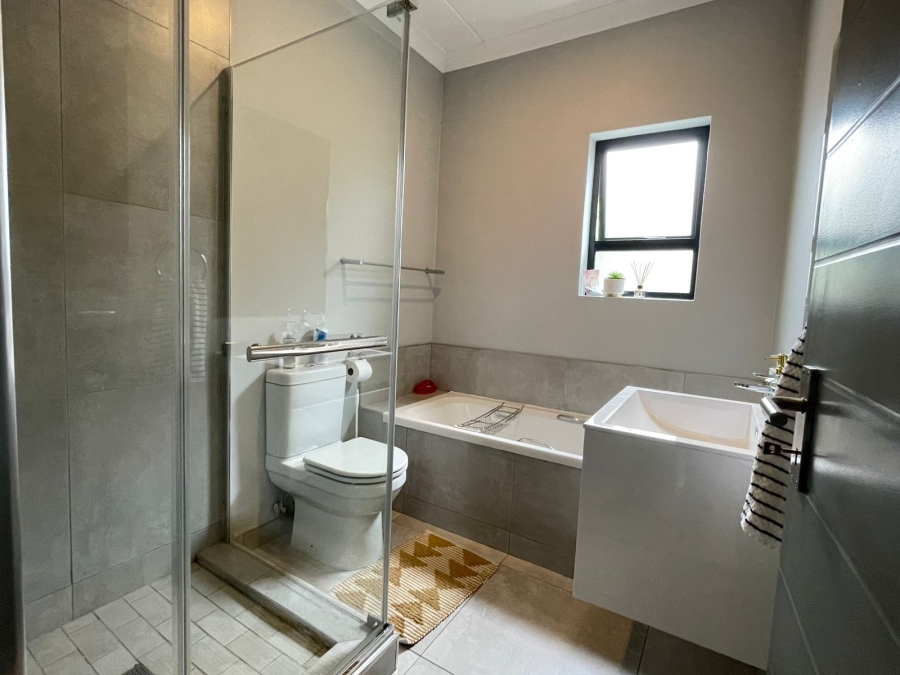 To Let 2 Bedroom Property for Rent in Ferndale Gauteng