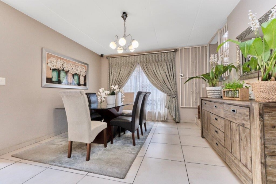 3 Bedroom Property for Sale in Douglasdale Gauteng