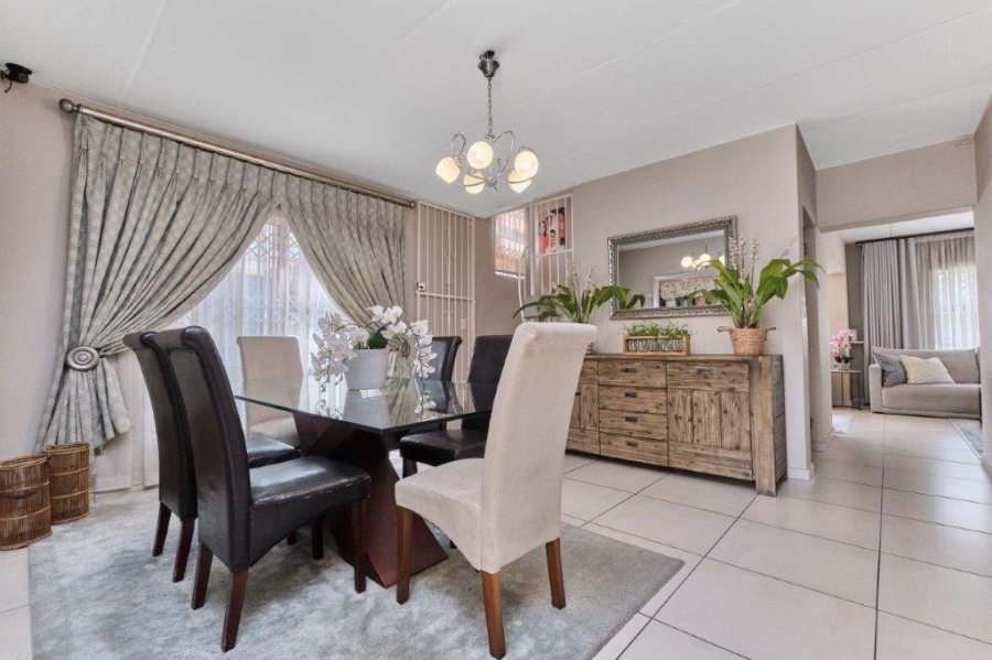 3 Bedroom Property for Sale in Douglasdale Gauteng
