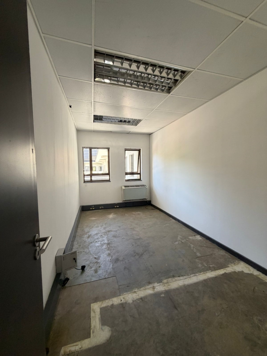 To Let commercial Property for Rent in Hyde Park Gauteng