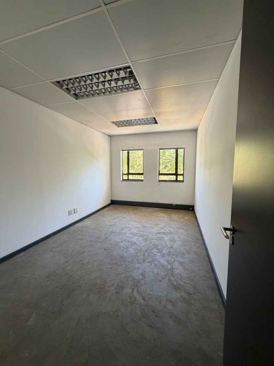 To Let commercial Property for Rent in Hyde Park Gauteng