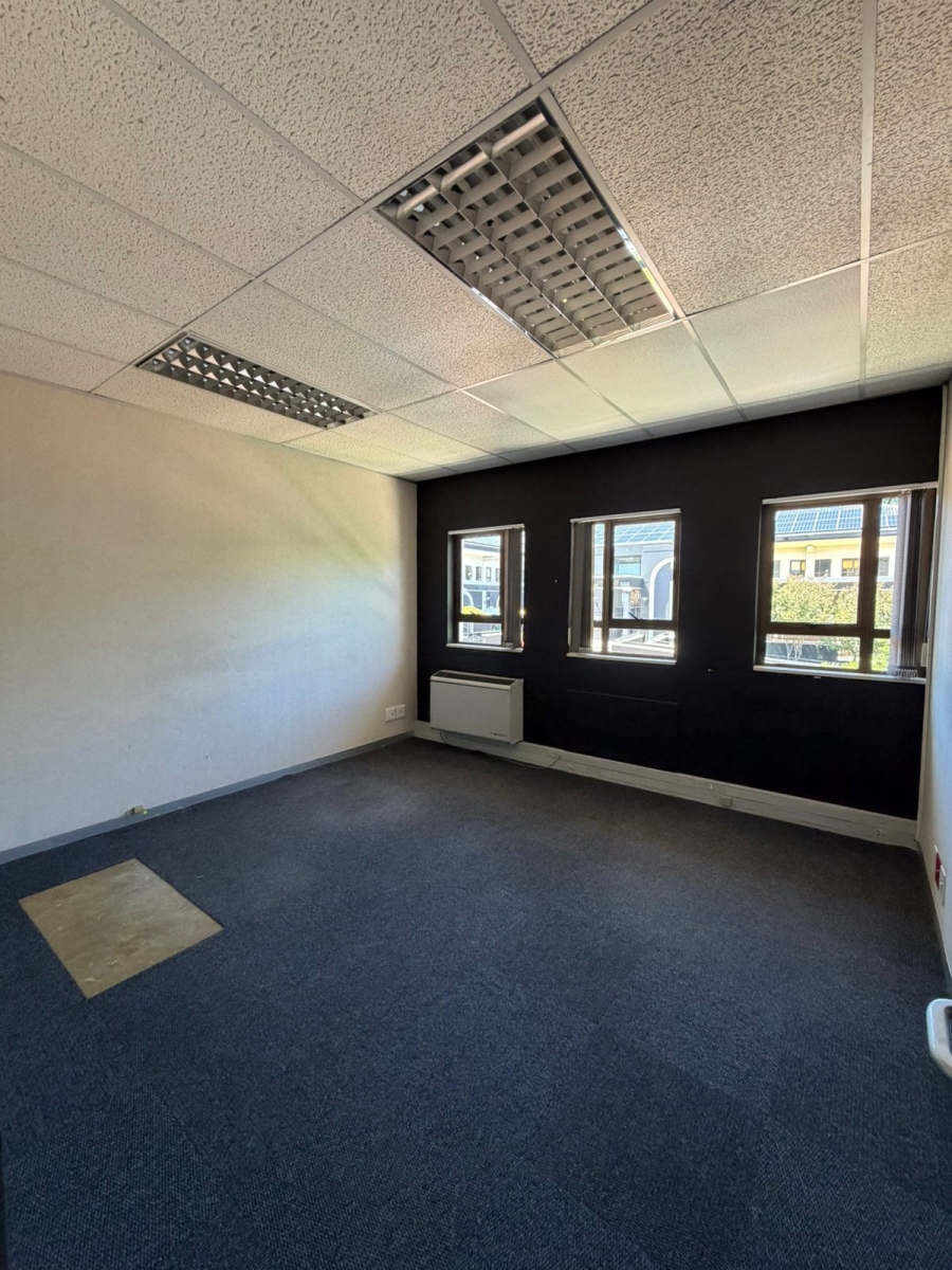 To Let commercial Property for Rent in Hyde Park Gauteng