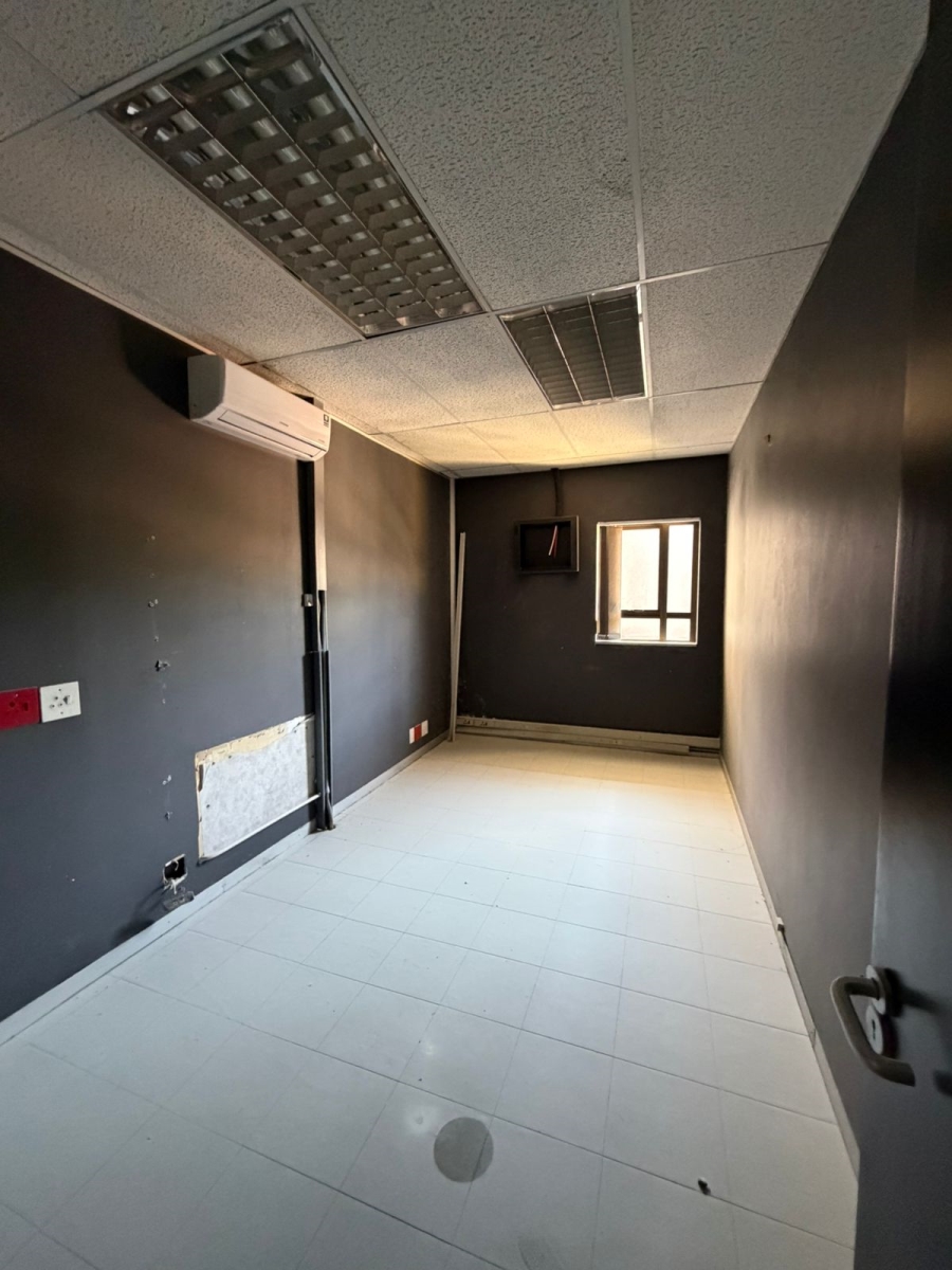 To Let commercial Property for Rent in Hyde Park Gauteng