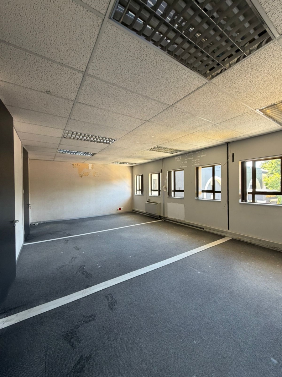 To Let commercial Property for Rent in Hyde Park Gauteng