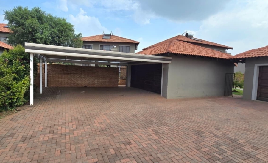 3 Bedroom Property for Sale in Monavoni Gauteng