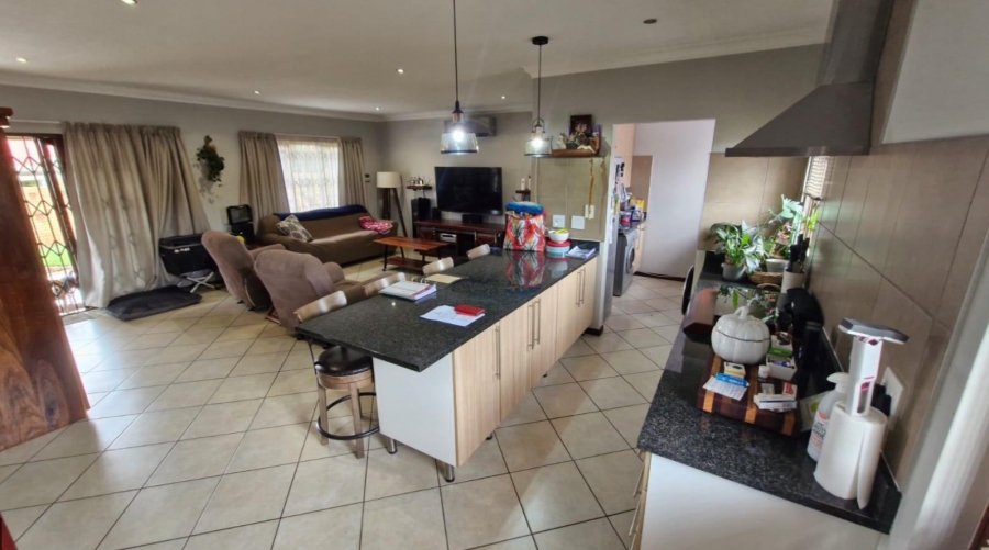 3 Bedroom Property for Sale in Monavoni Gauteng