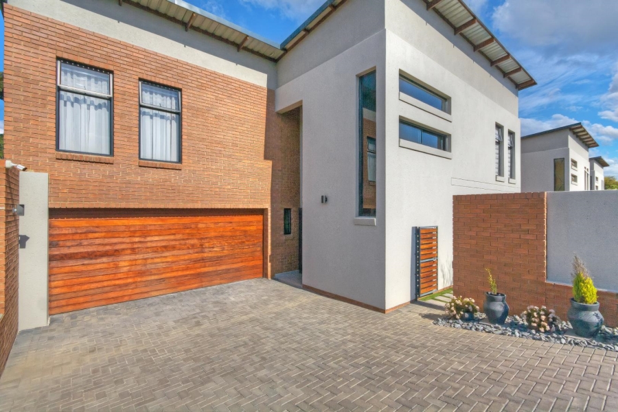 To Let 4 Bedroom Property for Rent in Carlswald Gauteng