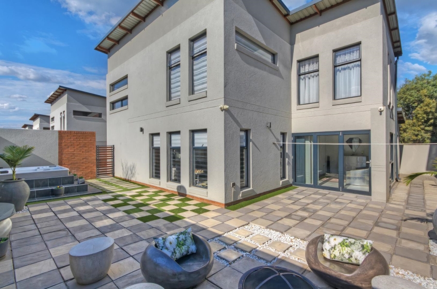 To Let 4 Bedroom Property for Rent in Carlswald Gauteng