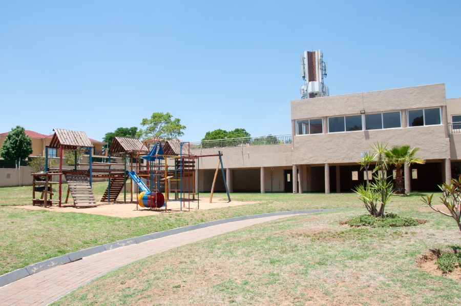 4 Bedroom Property for Sale in Halfway Gardens Gauteng