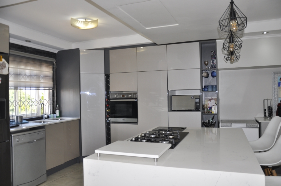 4 Bedroom Property for Sale in Halfway Gardens Gauteng