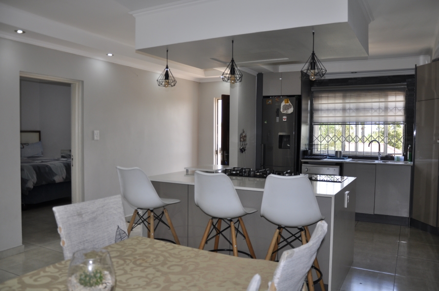 4 Bedroom Property for Sale in Halfway Gardens Gauteng