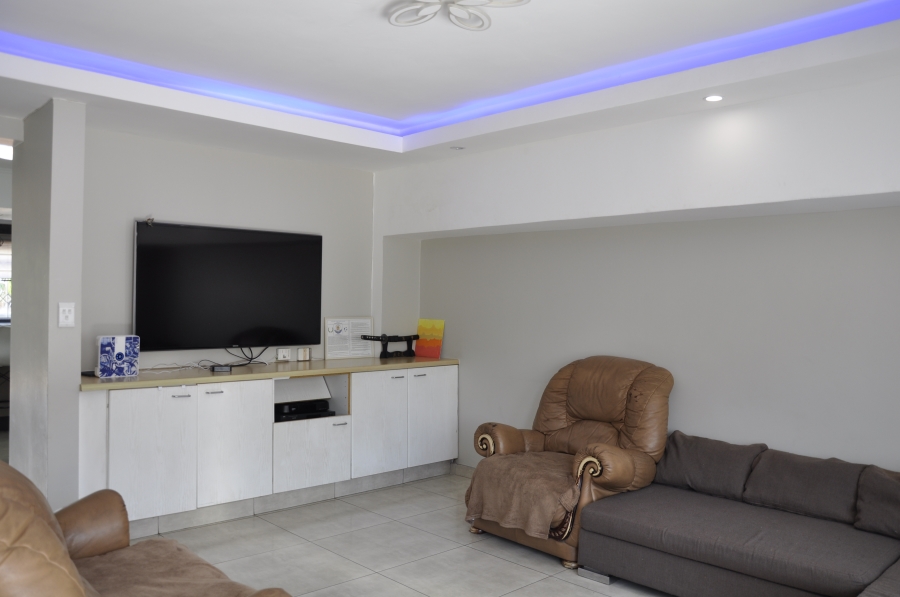 4 Bedroom Property for Sale in Halfway Gardens Gauteng