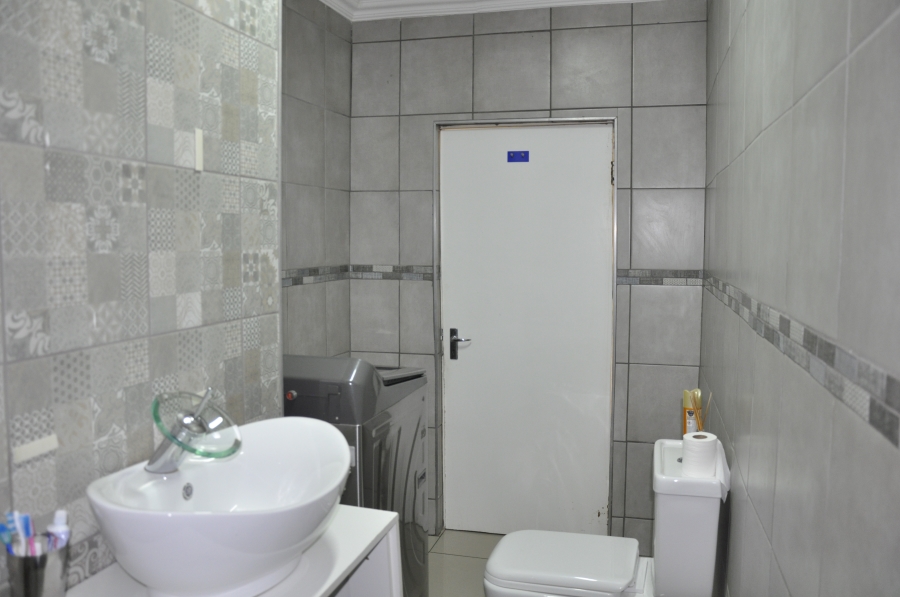 4 Bedroom Property for Sale in Halfway Gardens Gauteng